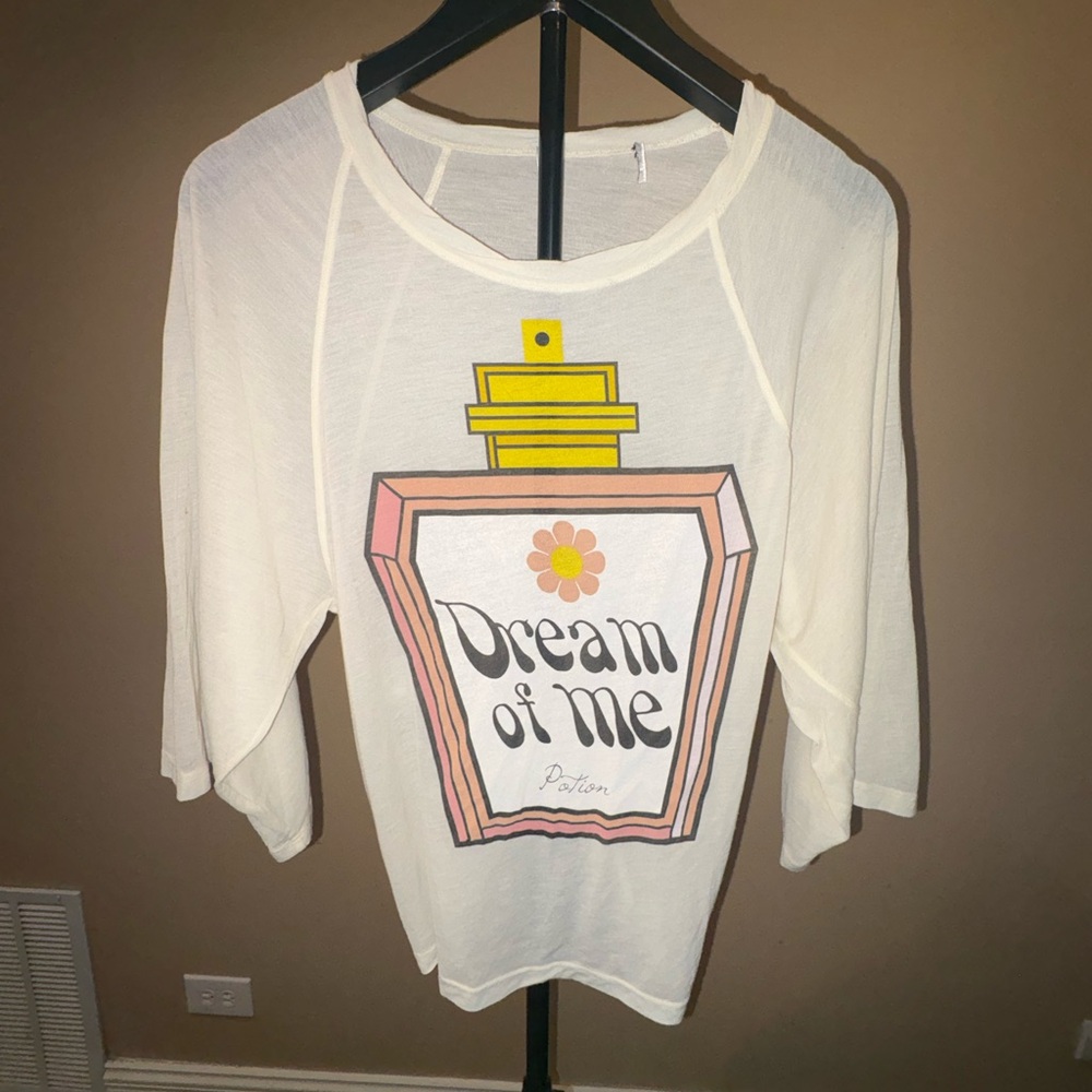 Cream Graphic 'Dream of Me' Perfume Bottle Tee